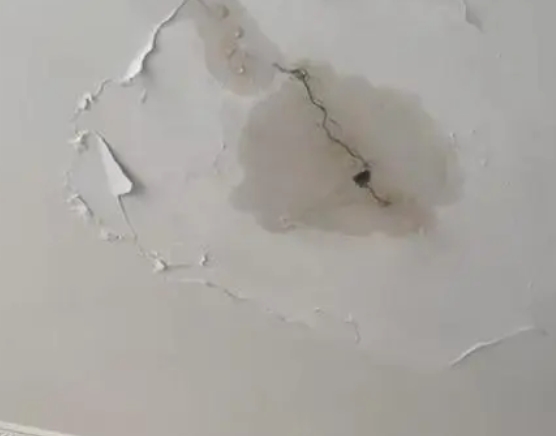 普兰店阳台漏水维修公司分享下屋面防水工程质量问题原因分析